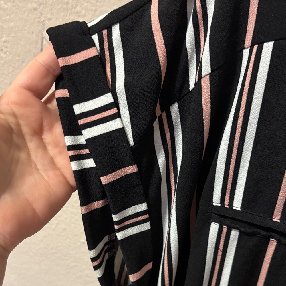 Striped Black and White Women's Top 🆕 - Picture 3 of 4